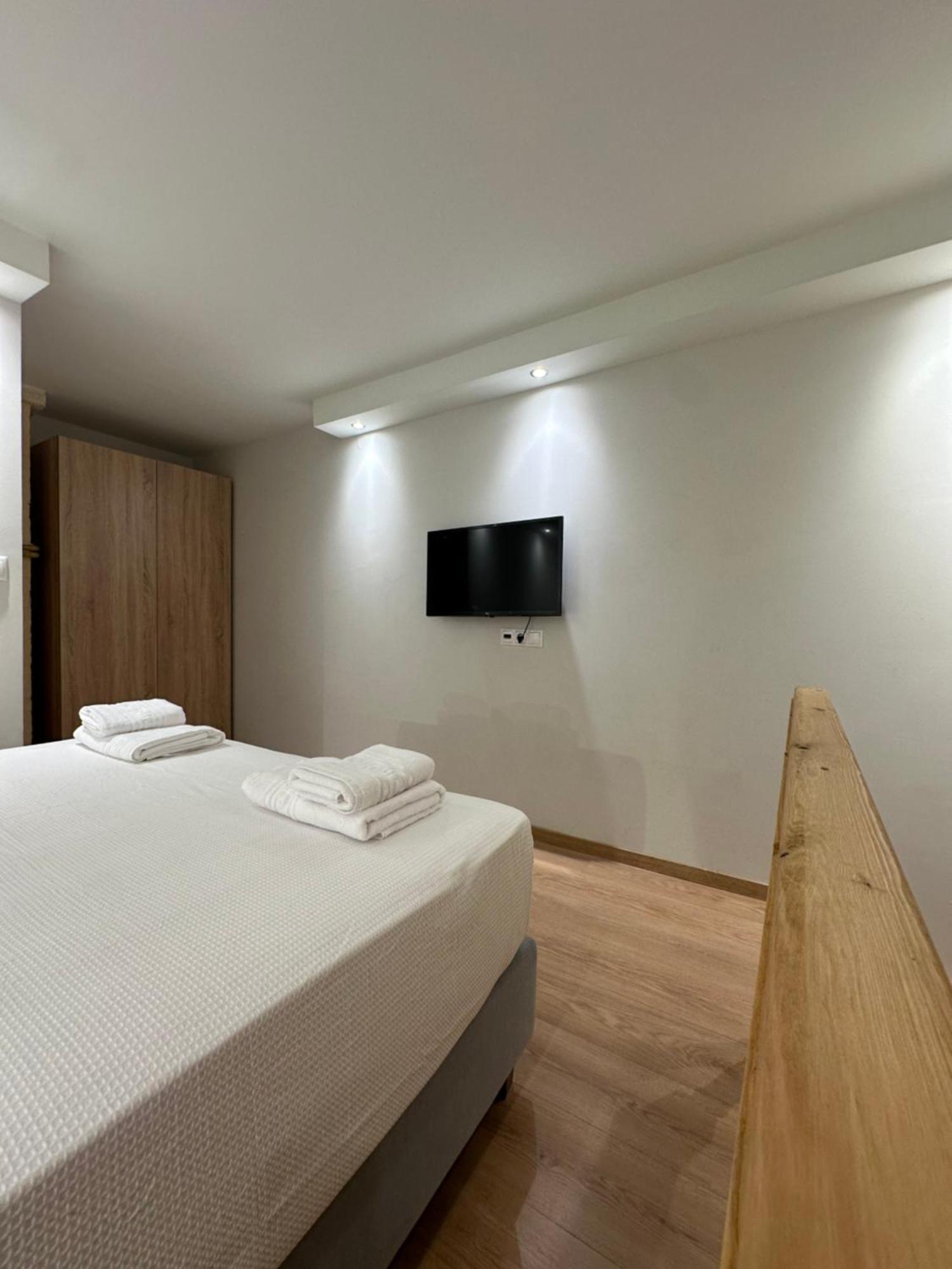 Q Rocco Apartments, Corfu Town ภายนอก รูปภาพ