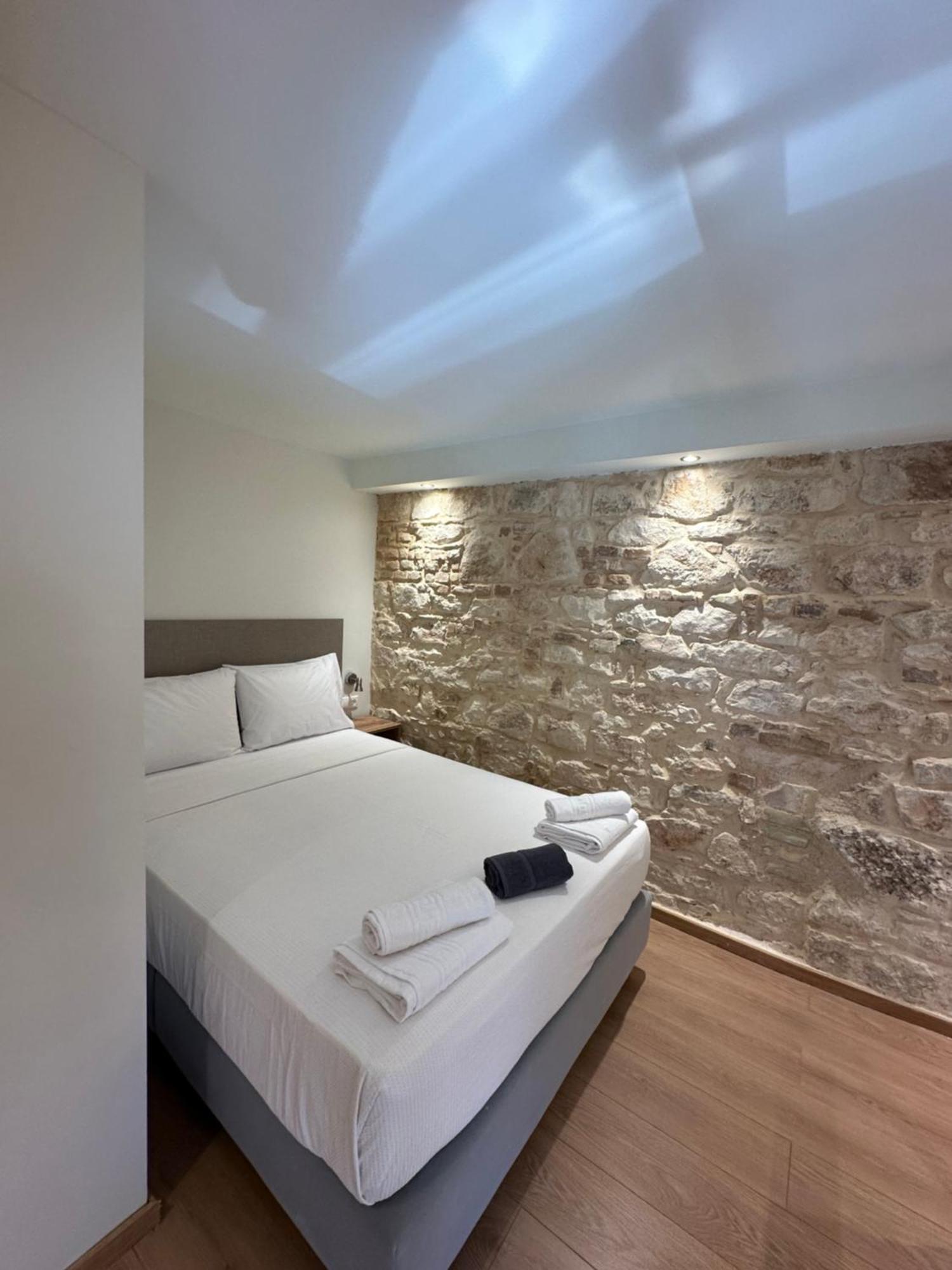 Q Rocco Apartments, Corfu Town ภายนอก รูปภาพ