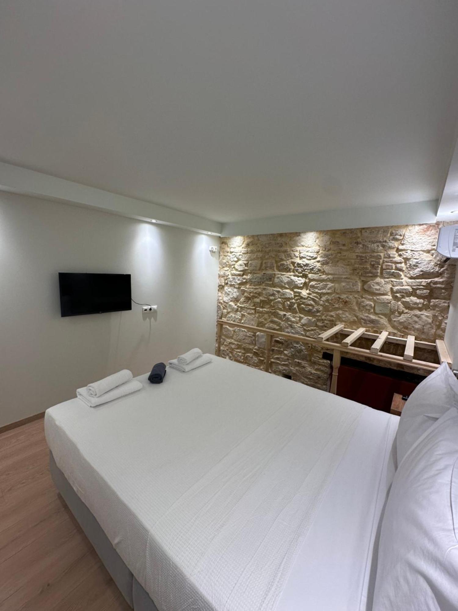 Q Rocco Apartments, Corfu Town ภายนอก รูปภาพ